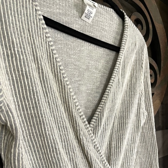 Faux Wrap Top Tie V Neck Pin Stripe Boho Preppy Minimalist Blouse - Picture 15 of 16